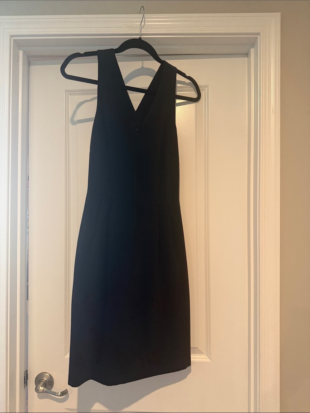Banana Republic Black Sleeveless V‑Neck Mini Dress